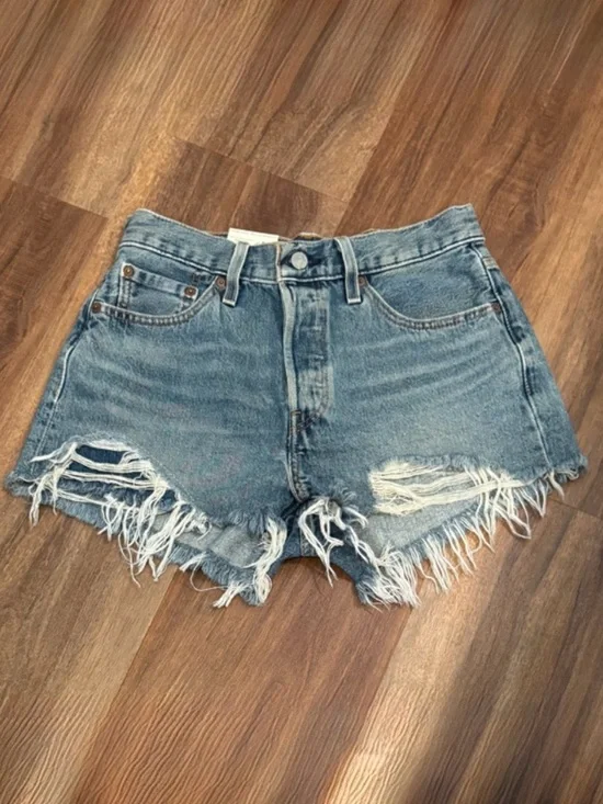 Women’s Levi’s 501 High Rise Short - Picture 4 of 5